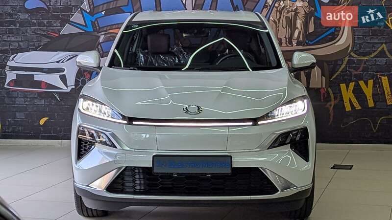 Honda M-NV 2023