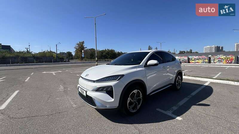 Позашляховик / Кросовер Honda M-NV 2023 в 