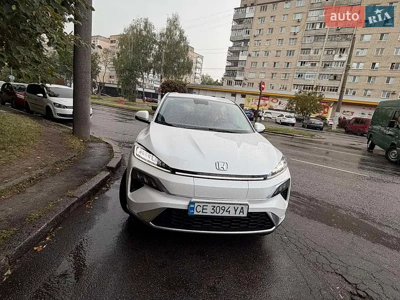 Honda M-NV 2024