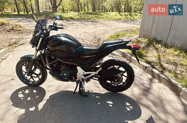 Мотоцикл Спорт-туризм Honda NC 700S 2012 в 