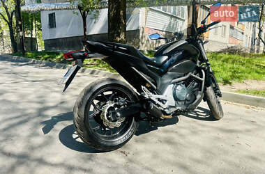 Мотоцикл Спорт-туризм Honda NC 700S 2012 в 
