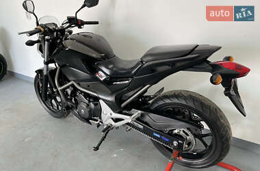 Мотоцикл Без обтекателей (Naked bike) Honda NC 700S 2014 в 