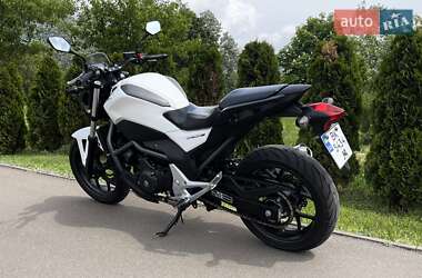 Мотоцикл Без обтекателей (Naked bike) Honda NC 700S 2012 в 