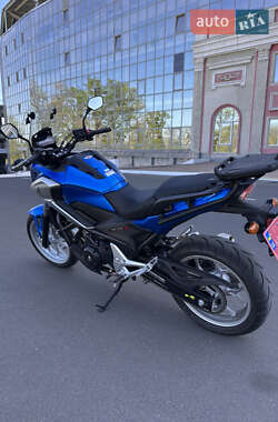 Мотоцикл Туризм Honda NC 750X 2016 в 
