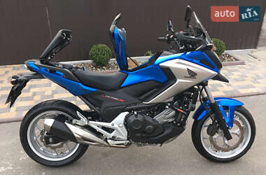 Мотоцикл Туризм Honda NC 750X 2016 в 