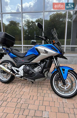 Мотоцикл Туризм Honda NC 750X 2016 в 