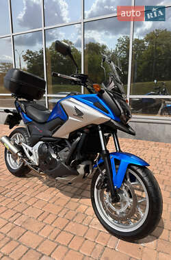 Мотоцикл Туризм Honda NC 750X 2016 в 