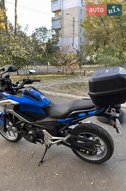 Мотоцикл Туризм Honda NC 750X 2016 в 