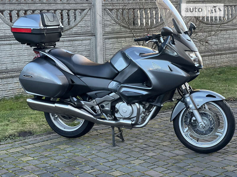 Honda deauville 700 deals olx