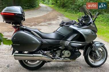 Мотоцикл Спорт-туризм Honda NT 700V 2006 в 