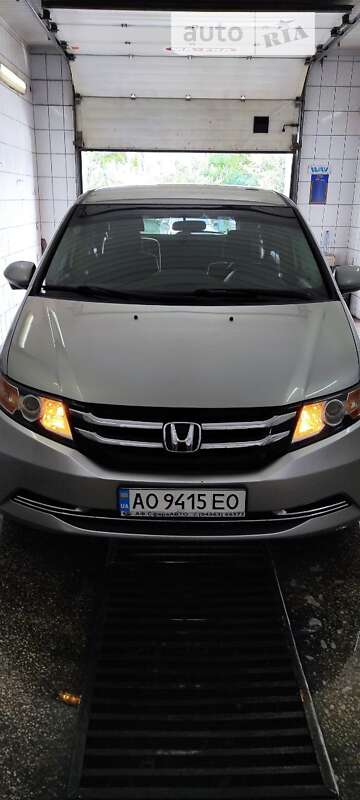 Мінівен Honda Odyssey 2013 в Ужгороді