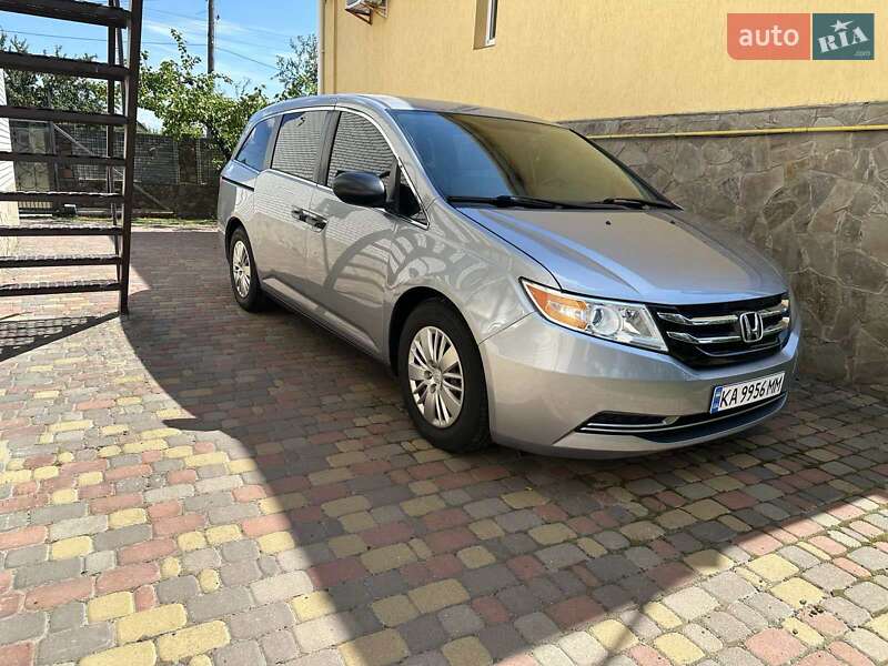 Мінівен Honda Odyssey 2016 в Києві