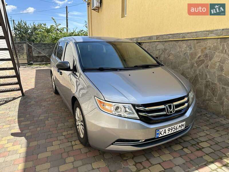 Мінівен Honda Odyssey 2016 в Києві