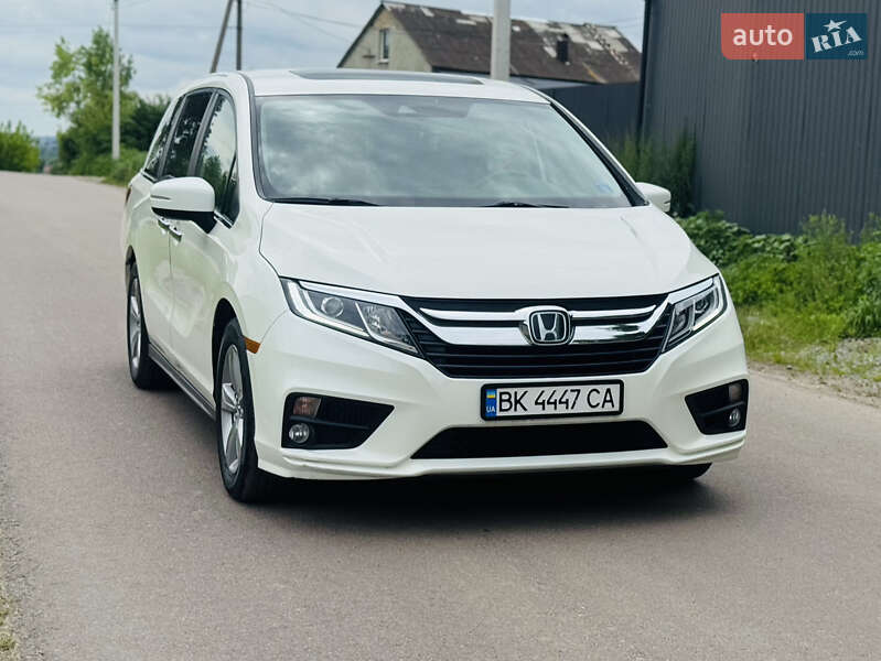 Минивэн Honda Odyssey 2018 в Ровно