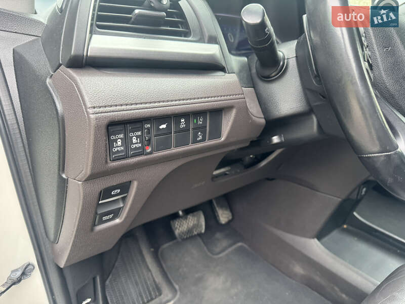 Минивэн Honda Odyssey 2018 в Ровно