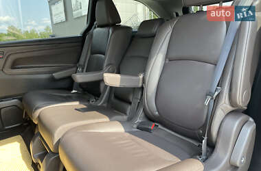 Минивэн Honda Odyssey 2017 в 