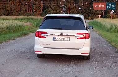 Минивэн Honda Odyssey 2018 в 