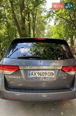 Минивэн Honda Odyssey 2016 в 