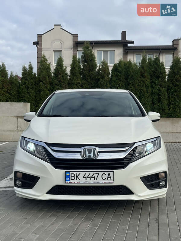 Минивэн Honda Odyssey 2018 в Ровно фото Минивэн Honda Odyssey 2018 в Ровно