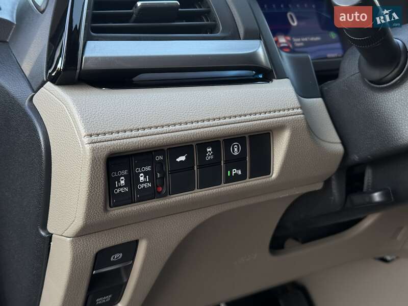 Минивэн Honda Odyssey 2022 в Днепре фото 25 Минивэн Honda Odyssey 2022 в Днепре