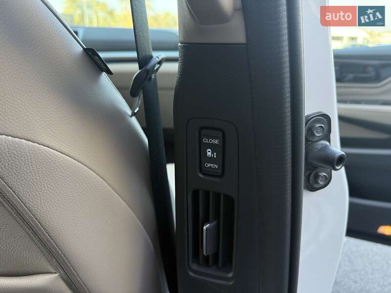 Минивэн Honda Odyssey 2022 в Днепре фото 36 Минивэн Honda Odyssey 2022 в Днепре