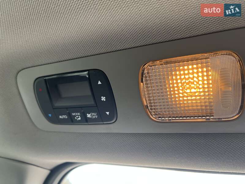 Минивэн Honda Odyssey 2013 в Киеве фото 16 Минивэн Honda Odyssey 2013 в Киеве