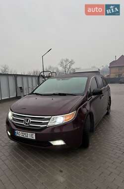 Минивэн Honda Odyssey 2012 в Хусте
