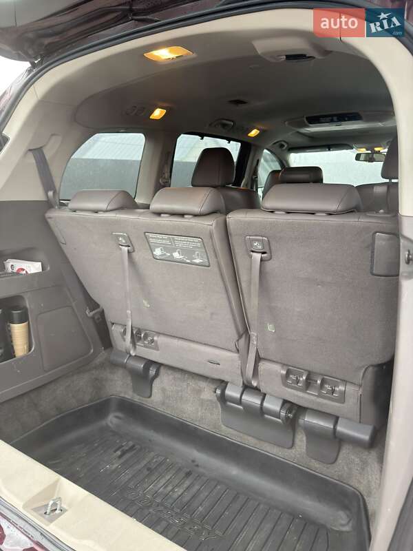 Мінівен Honda Odyssey 2012 в Хусті