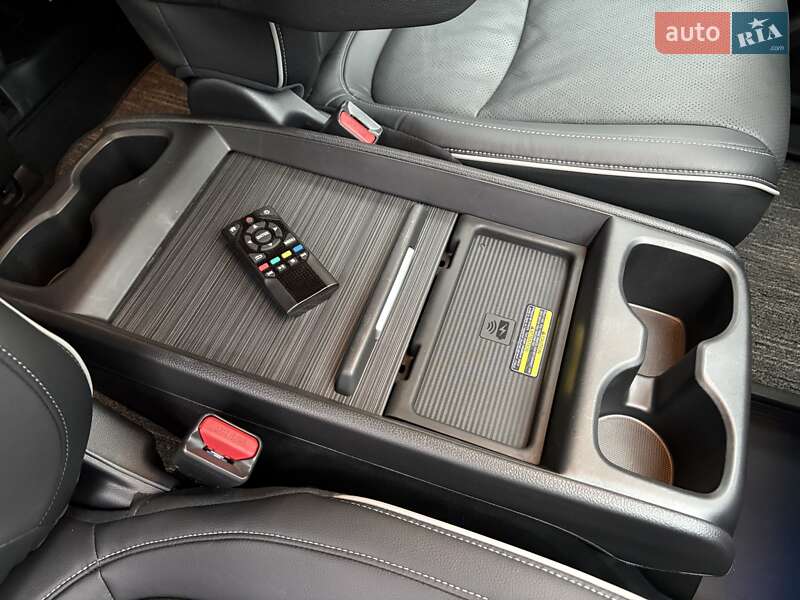 Мінівен Honda Odyssey 2024 в Києві