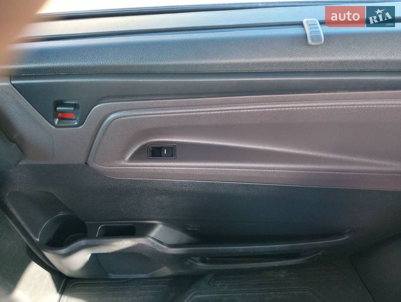 Минивэн Honda Odyssey 2019 в Киеве