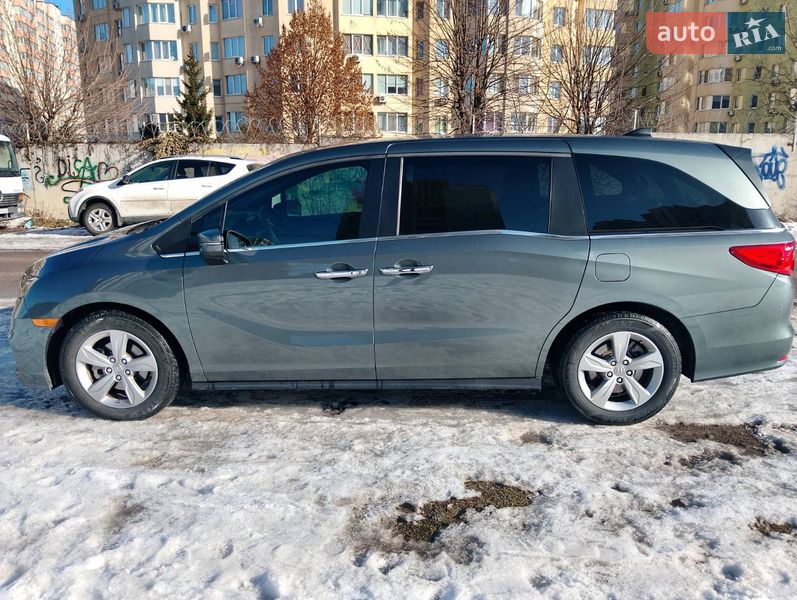 Минивэн Honda Odyssey 2019 в Киеве