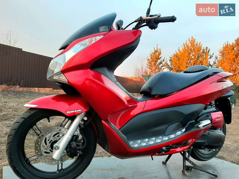 Макси-скутер Honda PCX 125 2012 в 