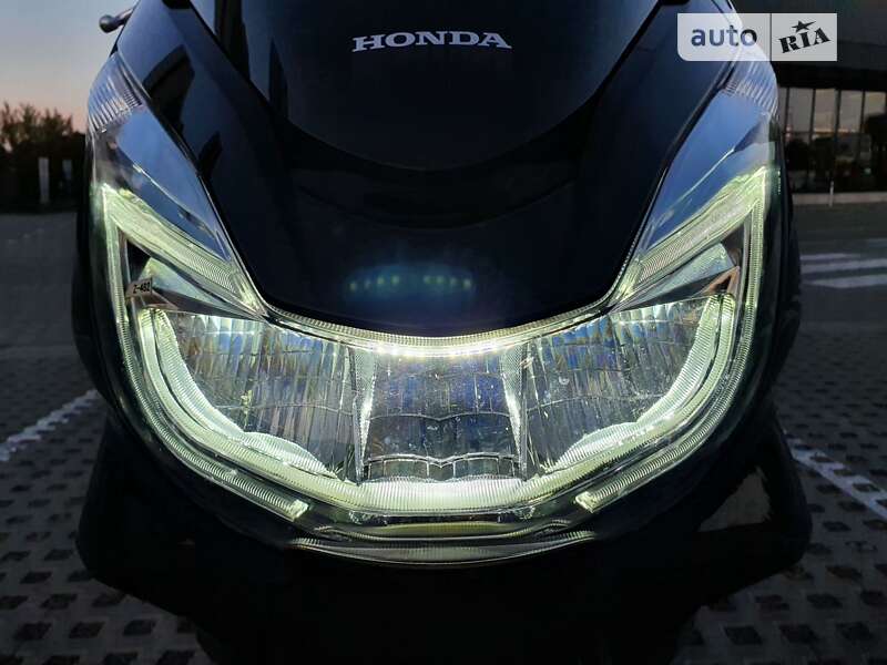 Макси-скутер Honda PCX 125 2015 в Сумах фото 9 Макси-скутер Honda PCX 125 2015 в Сумах