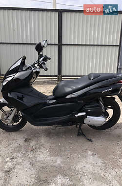 Макси-скутер Honda PCX 125 2014 в Яготине