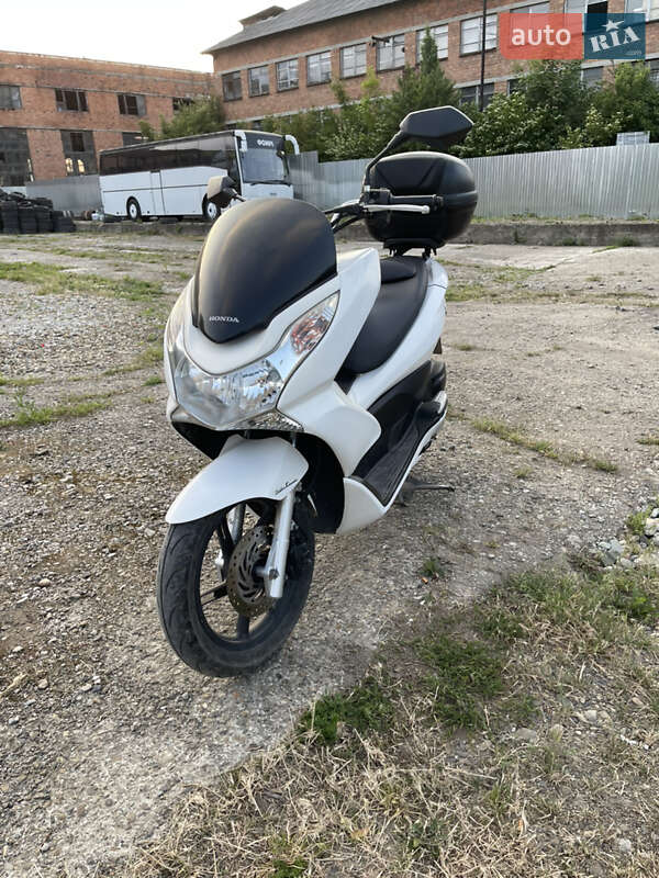 Макси-скутер Honda PCX 125 2014 в Черновцах