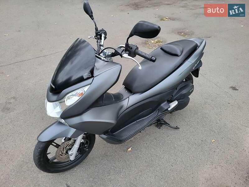 Макси-скутер Honda PCX 125 2014 в Бобровице