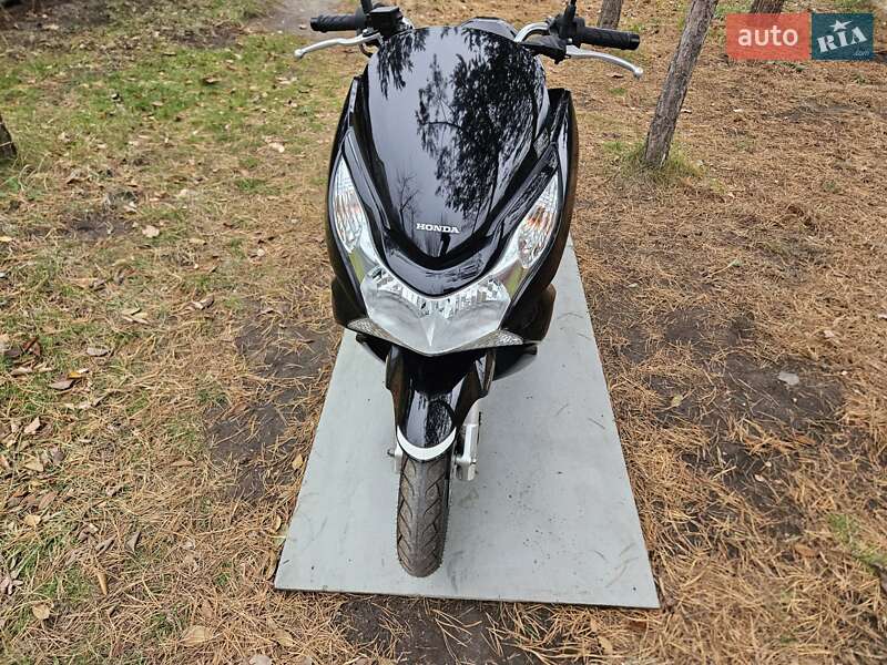 Макси-скутер Honda PCX 125 2014 в 