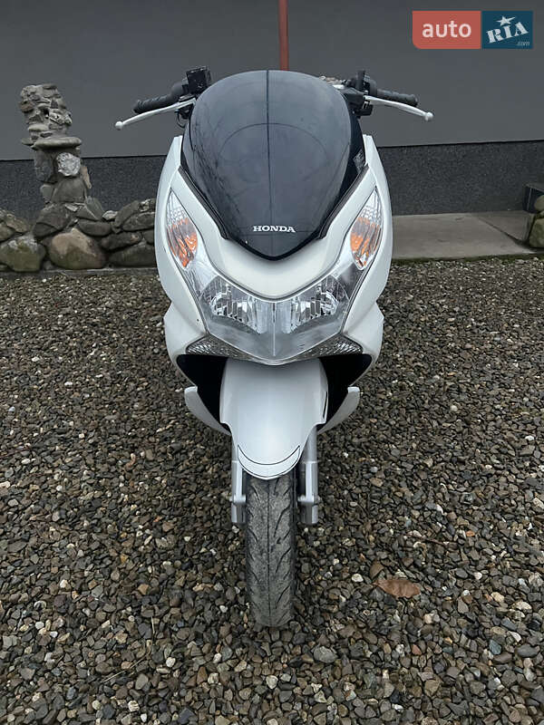 Макси-скутер Honda PCX 125 2015 в Хусте