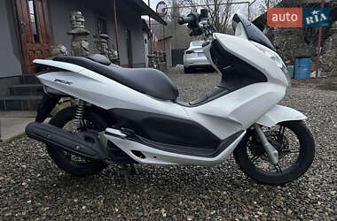 Максі-скутер Honda PCX 125 2015 в Хусті