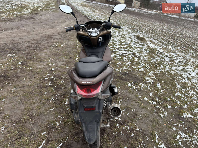 Максі-скутер Honda PCX 125 2014 в Калинівці