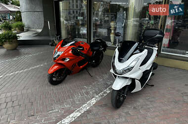 Макси-скутер Honda PCX 125 2021 в 
