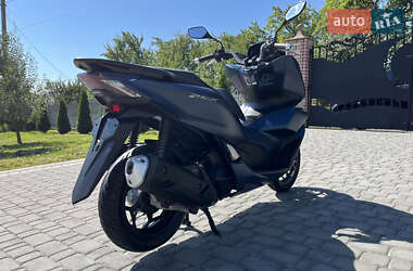 Макси-скутер Honda PCX 125 2024 в  фото 5 Макси-скутер Honda PCX 125 2024 в