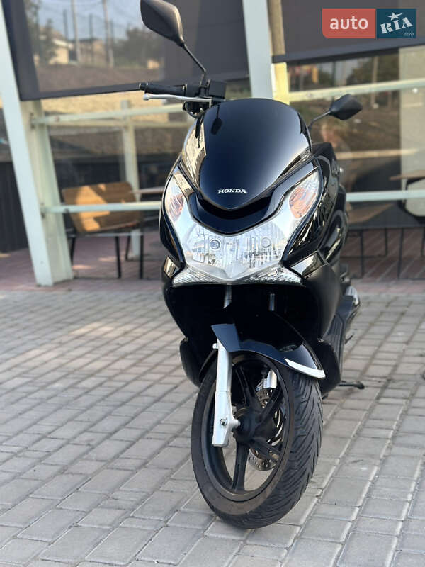 Макси-скутер Honda PCX 125 2010 в Одессе