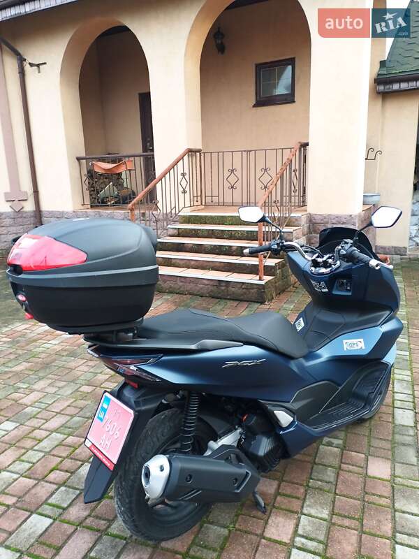 Макси-скутер Honda PCX 125 2024 в Киеве