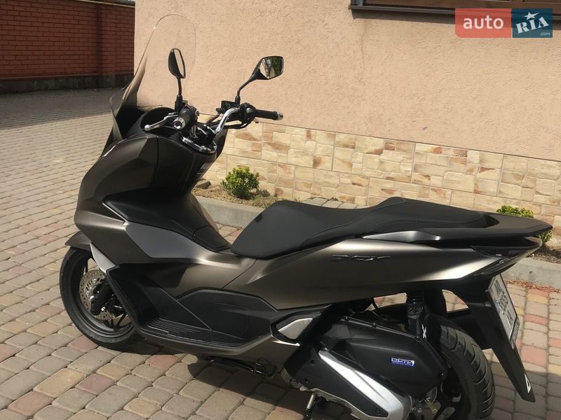 Скутер Honda PCX 125 2023 в Мукачево