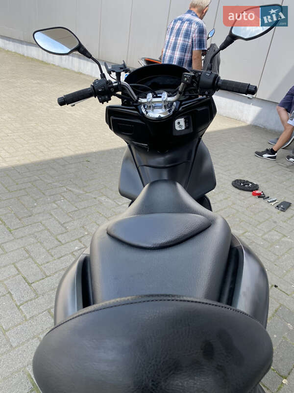 Скутер Honda PCX 150 2015 в Харькове фото 6 Скутер Honda PCX 150 2015 в Харькове