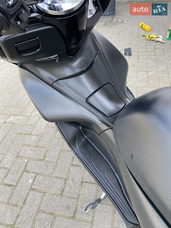 Скутер Honda PCX 150 2015 в Харькове фото 16 Скутер Honda PCX 150 2015 в Харькове