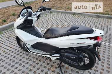 Макси-скутер Honda PCX 150 2014 в Козельце