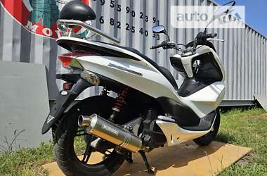 Макси-скутер Honda PCX 150 2014 в 