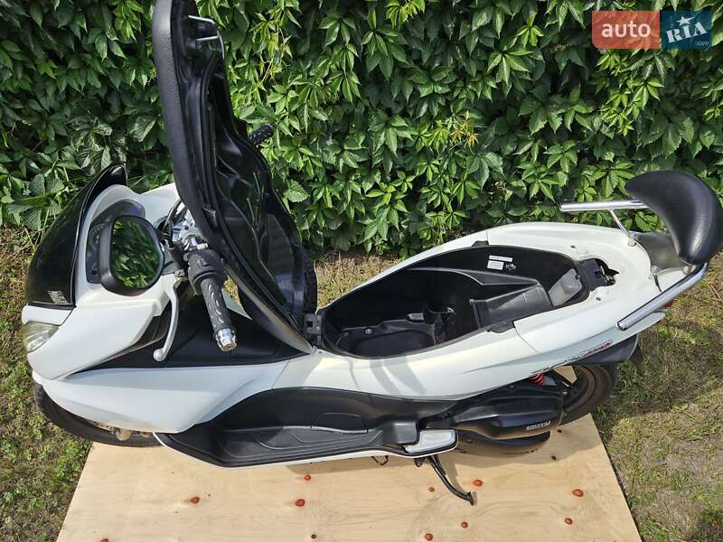 Макси-скутер Honda PCX 150 2014 в Южноукраинске
